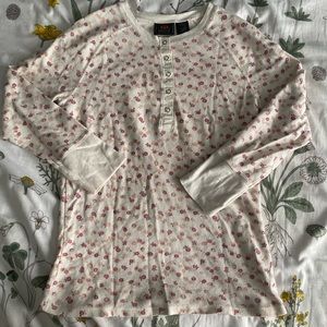 vintage white floral long sleeve